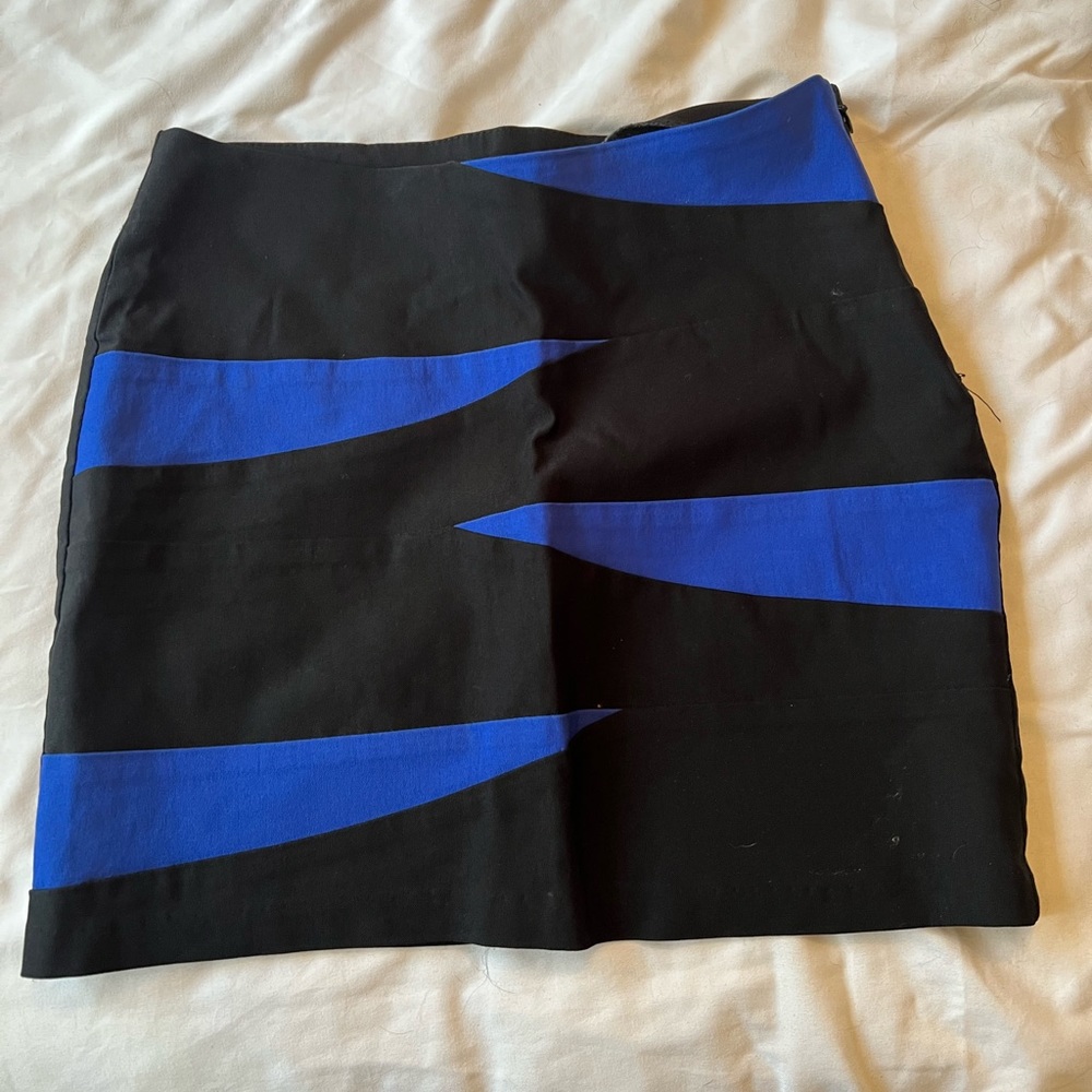 BLUE BLACK PATTERN MINI SKIRT